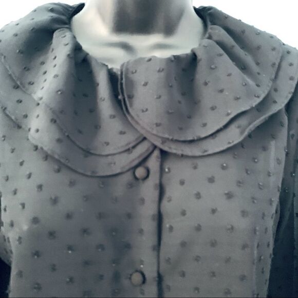 Who What Wear Black Swiss Dot Ruffled Button Down Blouse Size XS - Picture 2 of 11